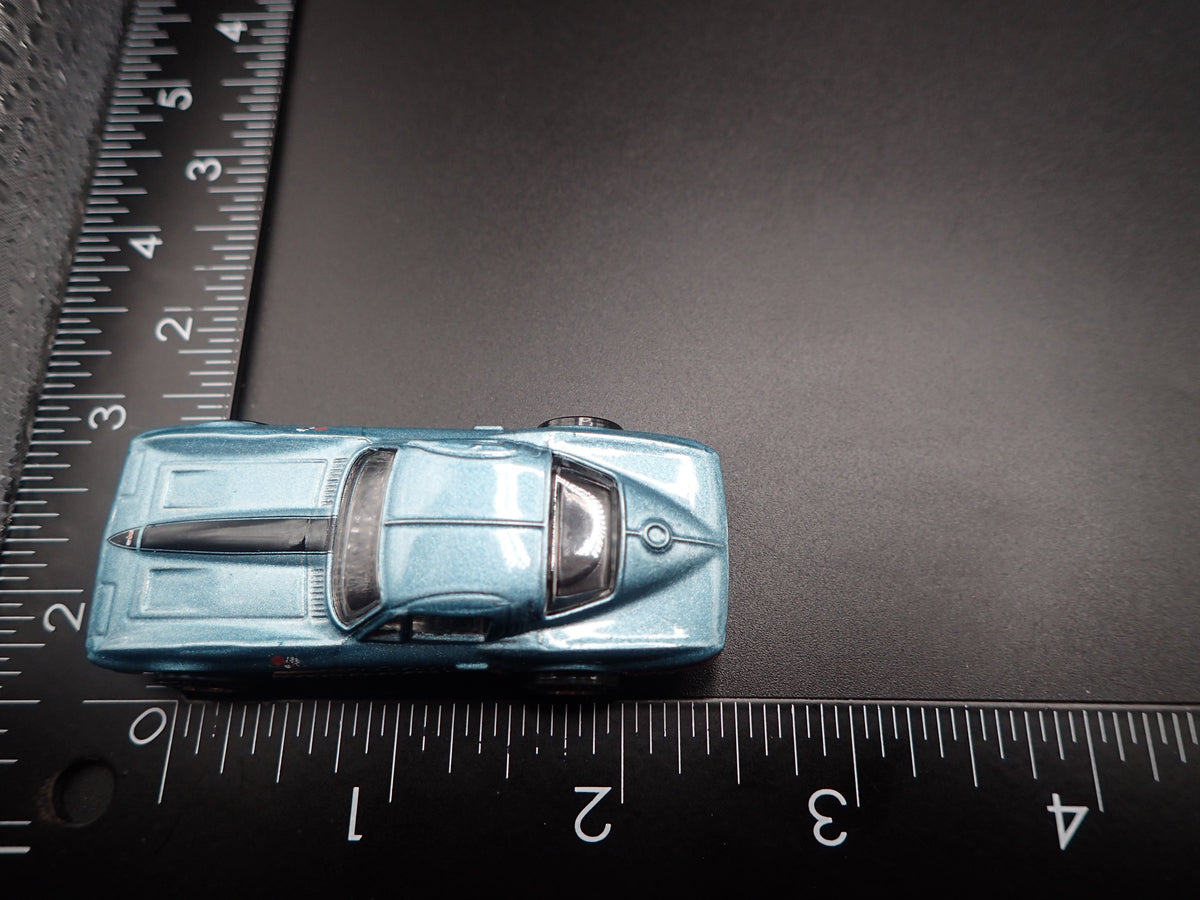 1963 63 CHEVY CHEVROLET CORVETTE SPLIT WINDOW 1/64 SCALE DIECAST MODEL CAR