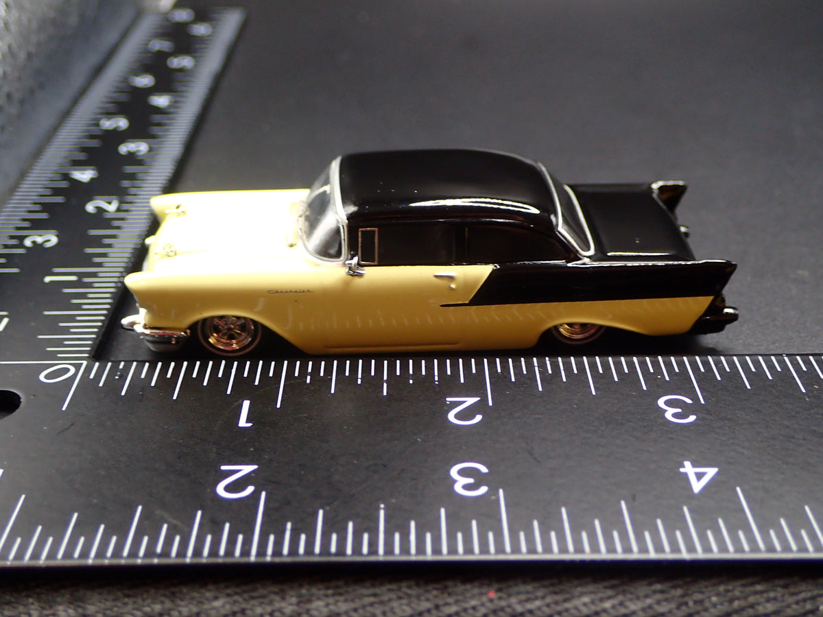 1957 57 CHEVY CHEVROLET 150 SEDAN YELLOW 1:64 SCALE DIORAMA DIECAST MODEL CAR