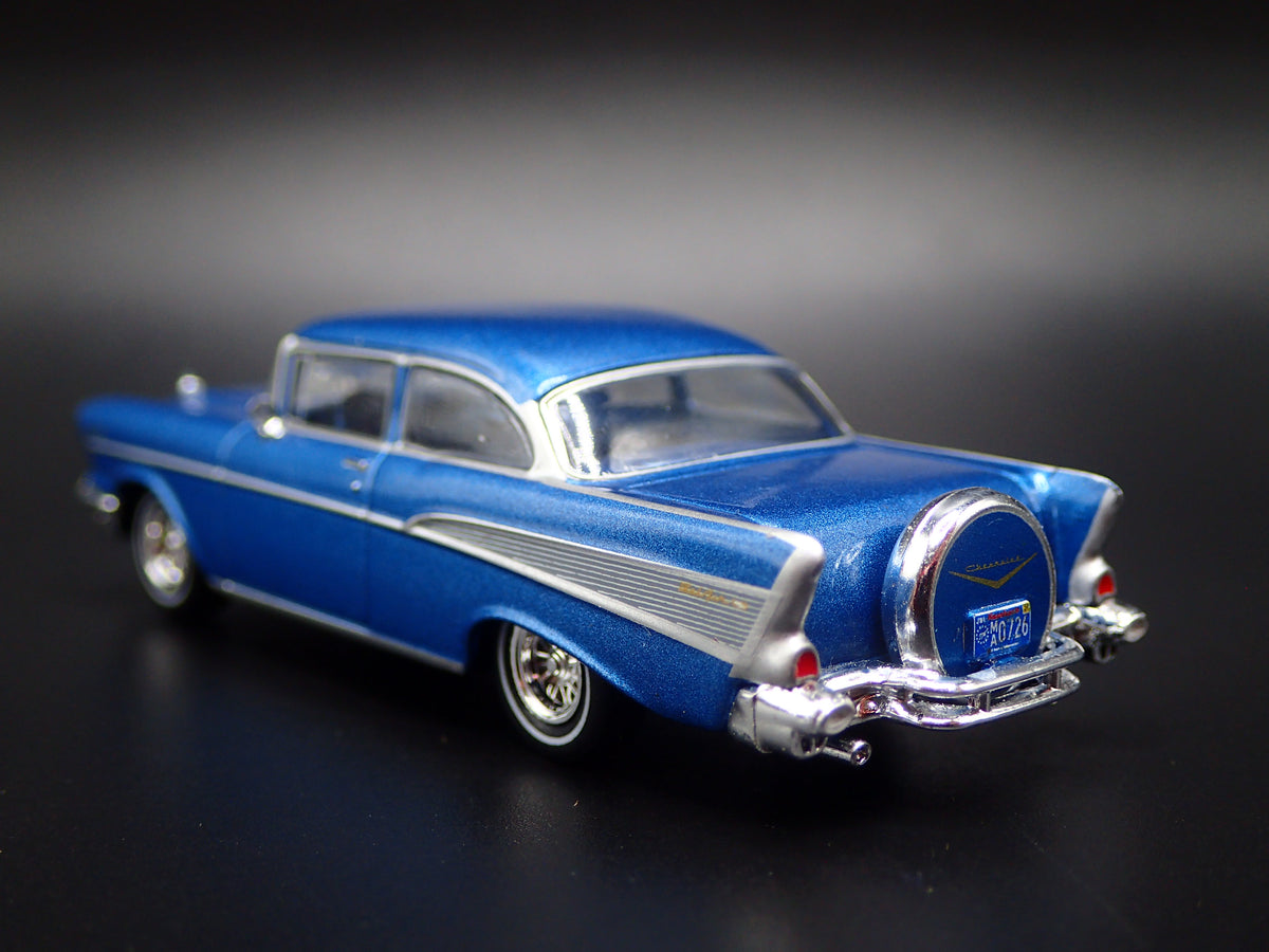 1957 57 CHEVY CHEVROLET BEL AIR SEDAN BLUE 1:64 SCALE DIORAMA DIECAST MODEL CAR