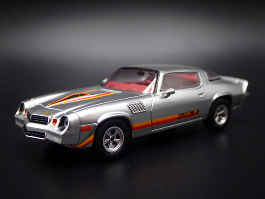1979 79 CHEVY CHEVROLET CAMARO Z28 SILVER 1:64 SCALE DIORAMA DIECAST MODEL CAR