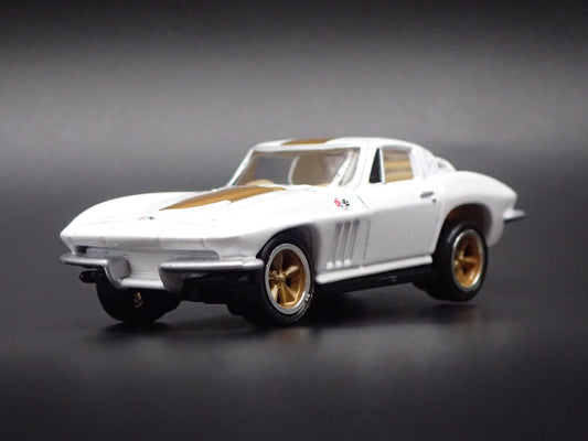 1965 65 CHEVY CHEVROLET CORVETTE WHITE 1:64 SCALE DIORAMA DIECAST MODEL CAR-Burning Rubber Toy Company