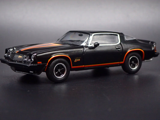 1977 77 CHEVY CHEVROLET CAMARO Z28 BLACK 1:64 SCALE DIORAMA DIECAST MODEL CAR