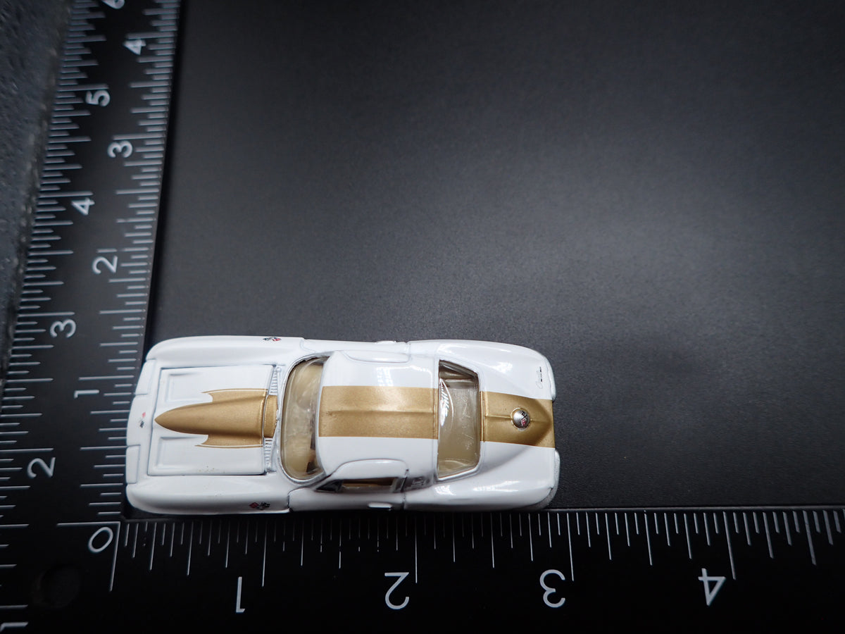 1965 65 CHEVY CHEVROLET CORVETTE WHITE 1:64 SCALE DIORAMA DIECAST MODEL CAR