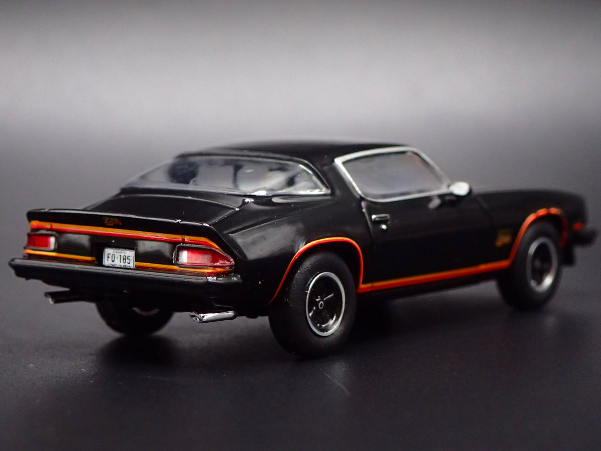 1977 77 CHEVY CHEVROLET CAMARO Z28 BLACK 1:64 SCALE DIORAMA DIECAST MODEL CAR