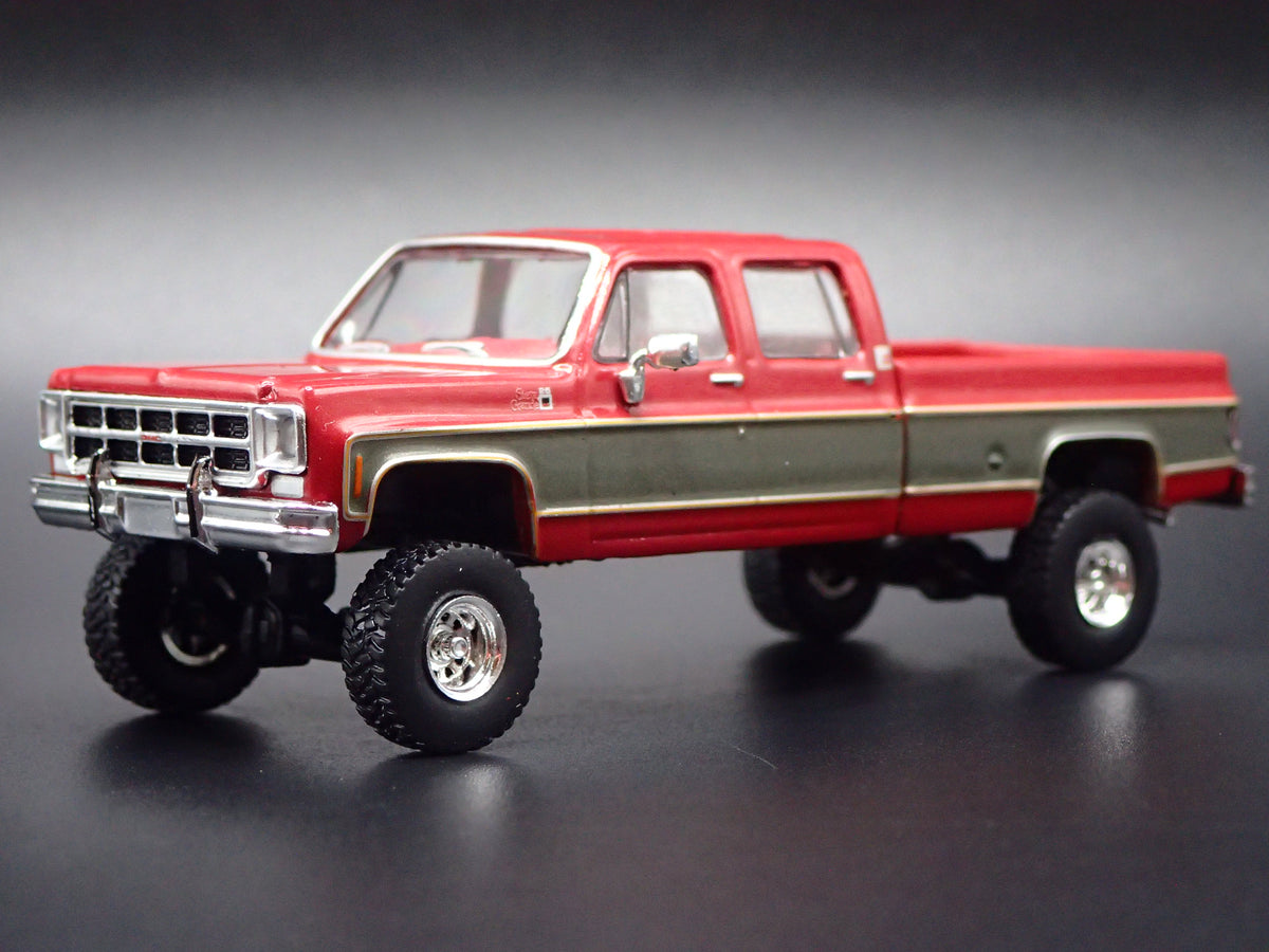 1977 77 GMC SIERRA CLASSIC K2500 CREW CAB TRUCK SQUAREBODY 1/64 SCALE DIECAST CAR