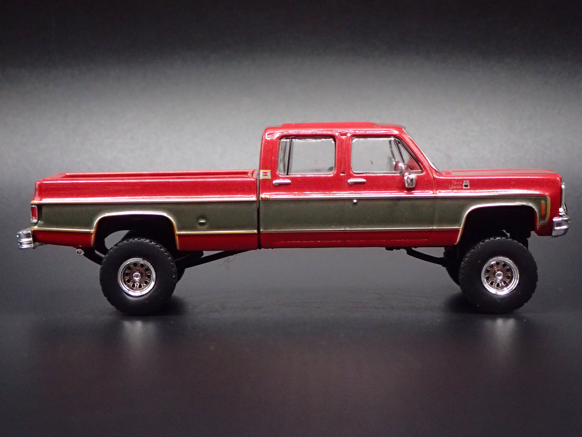 1977 77 GMC SIERRA CLASSIC K2500 CREW CAB TRUCK SQUAREBODY 1/64 SCALE DIECAST CAR