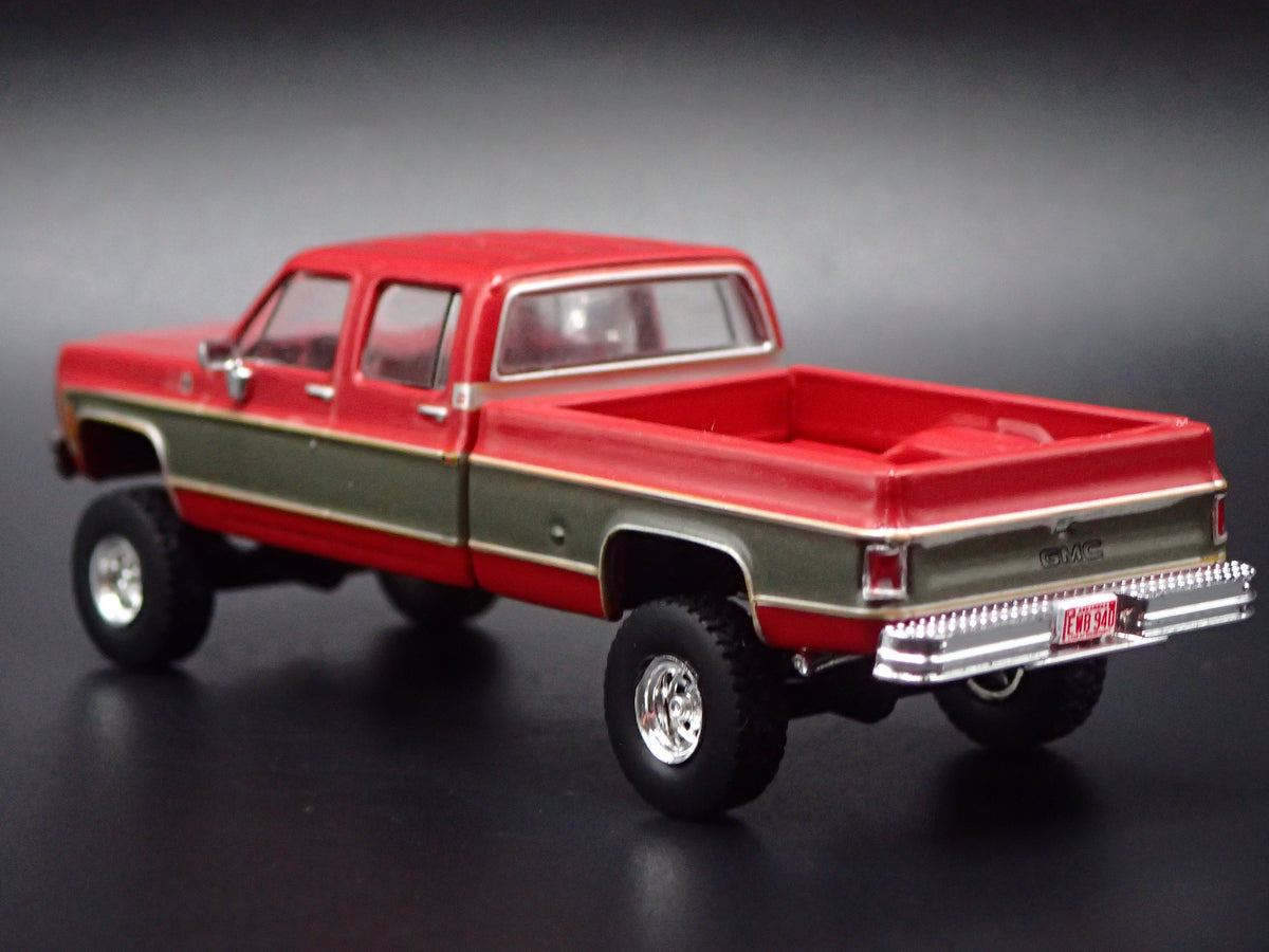 1977 77 GMC SIERRA CLASSIC K2500 CREW CAB TRUCK SQUAREBODY 1/64 SCALE DIECAST CAR