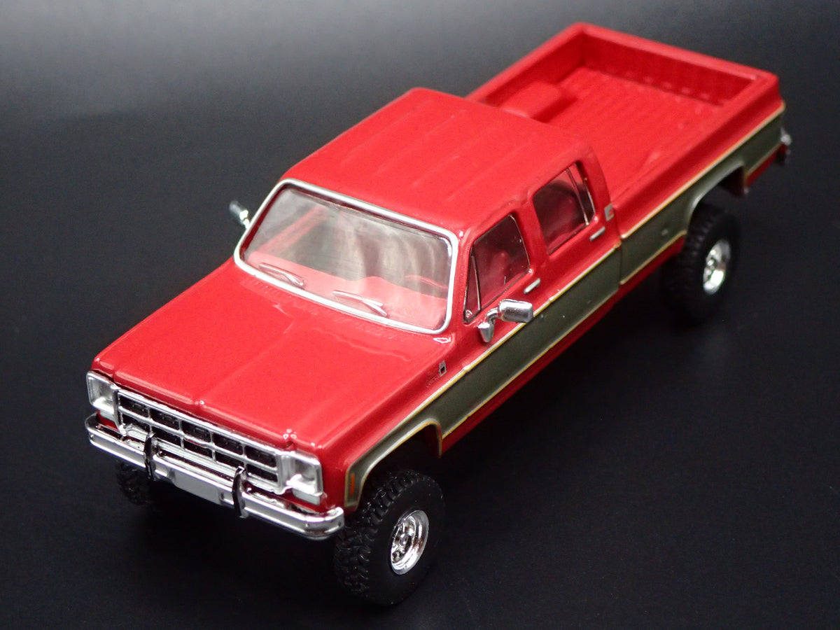 1977 77 GMC SIERRA CLASSIC K2500 CREW CAB TRUCK SQUAREBODY 1/64 SCALE DIECAST CAR