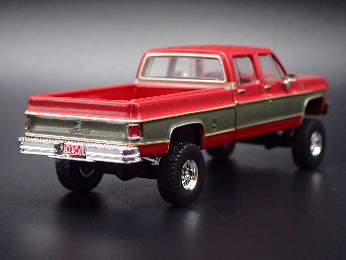 1977 77 GMC SIERRA CLASSIC K2500 CREW CAB TRUCK SQUAREBODY 1/64 SCALE DIECAST CAR