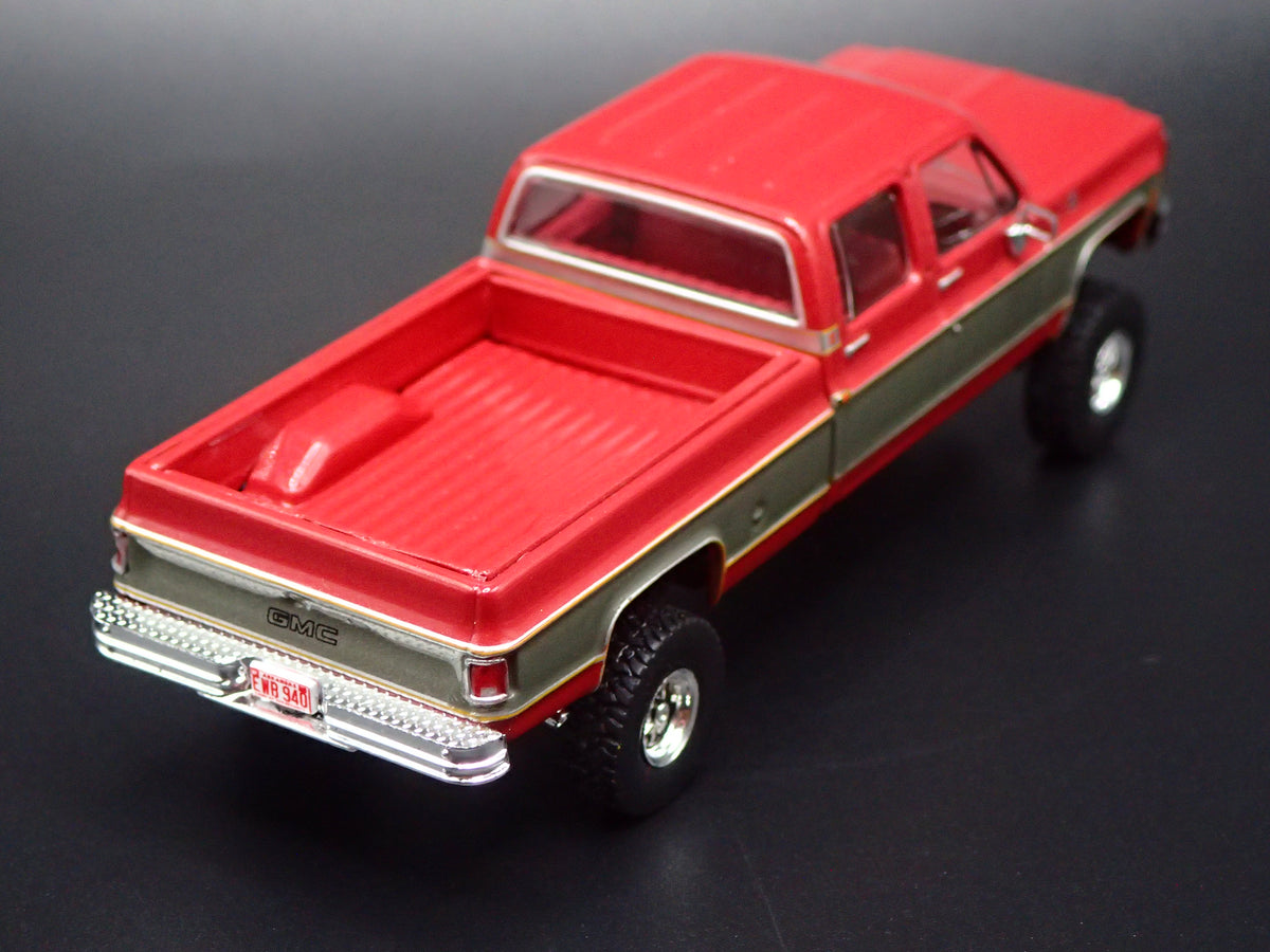 1977 77 GMC SIERRA CLASSIC K2500 CREW CAB TRUCK SQUAREBODY 1/64 SCALE DIECAST CAR