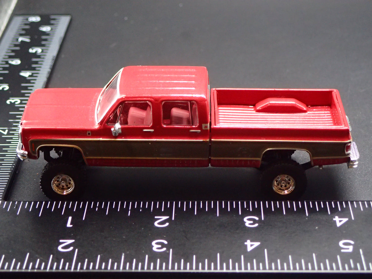1977 77 GMC SIERRA CLASSIC K2500 CREW CAB TRUCK SQUAREBODY 1/64 SCALE DIECAST CAR