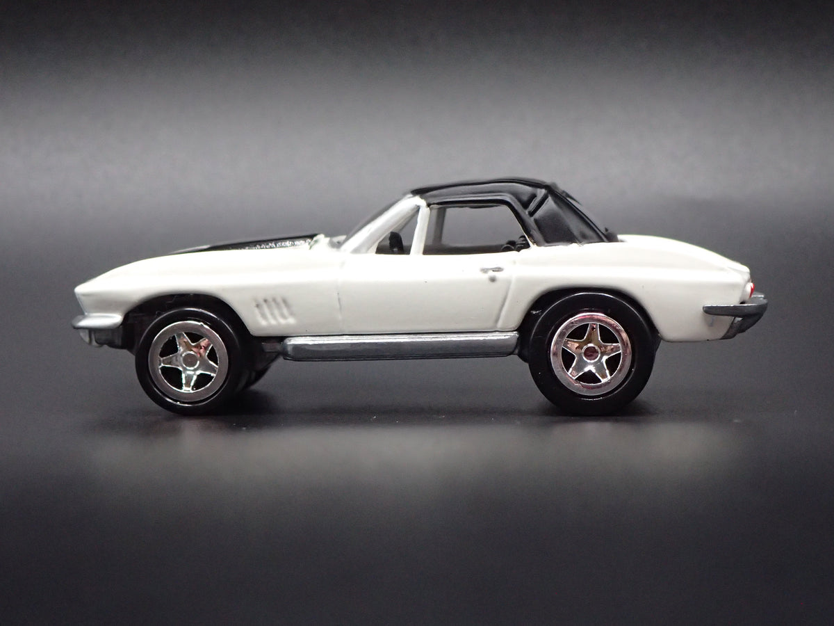 1967 67 CHEVY CHEVROLET CORVETTE ROADSTER 1/64 SCALE DIORAMA DIECAST MODEL CAR