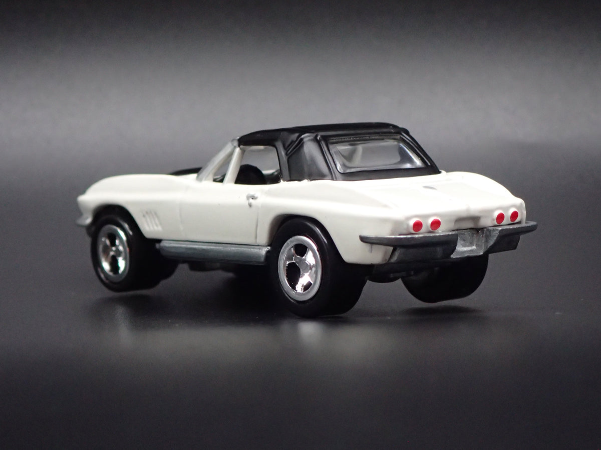 1967 67 CHEVY CHEVROLET CORVETTE ROADSTER 1/64 SCALE DIORAMA DIECAST MODEL CAR