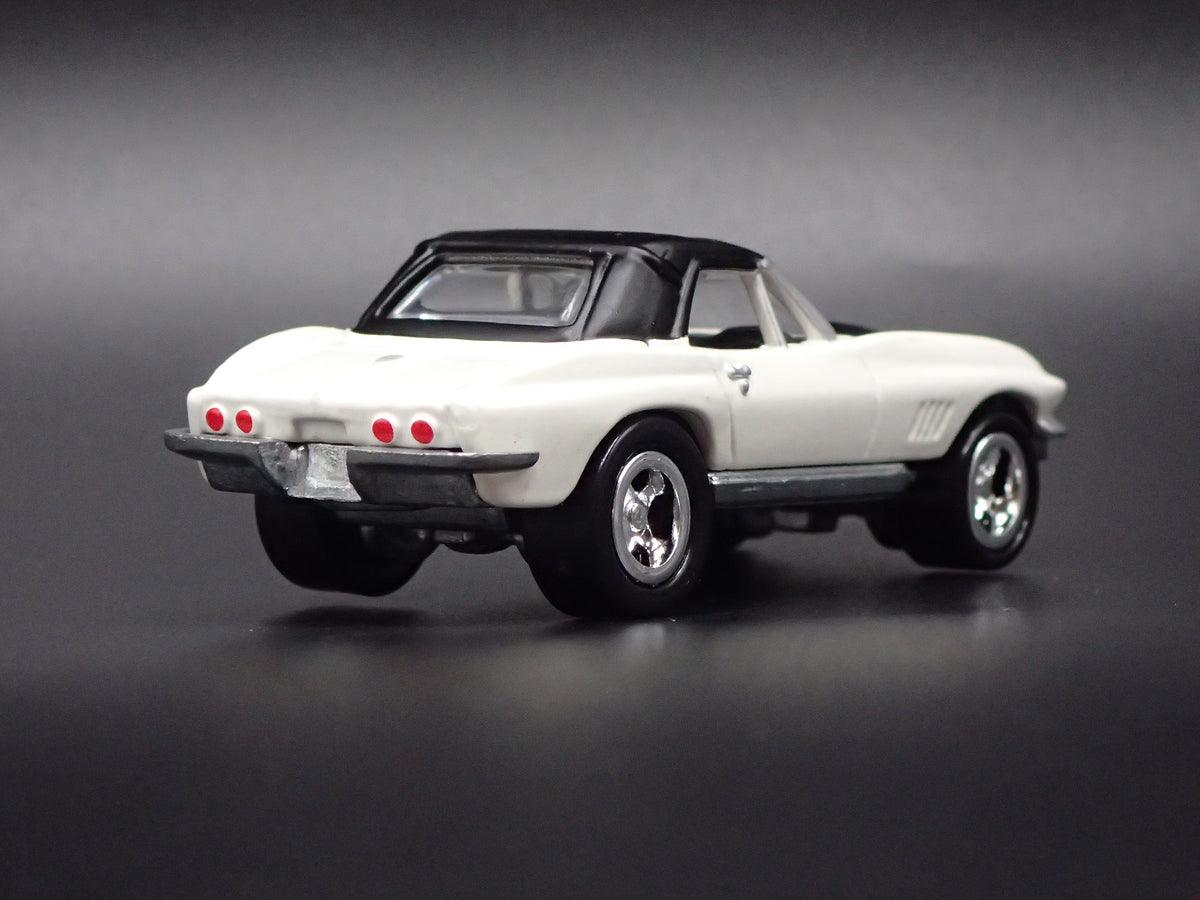 1967 67 CHEVY CHEVROLET CORVETTE ROADSTER 1/64 SCALE DIORAMA DIECAST MODEL CAR