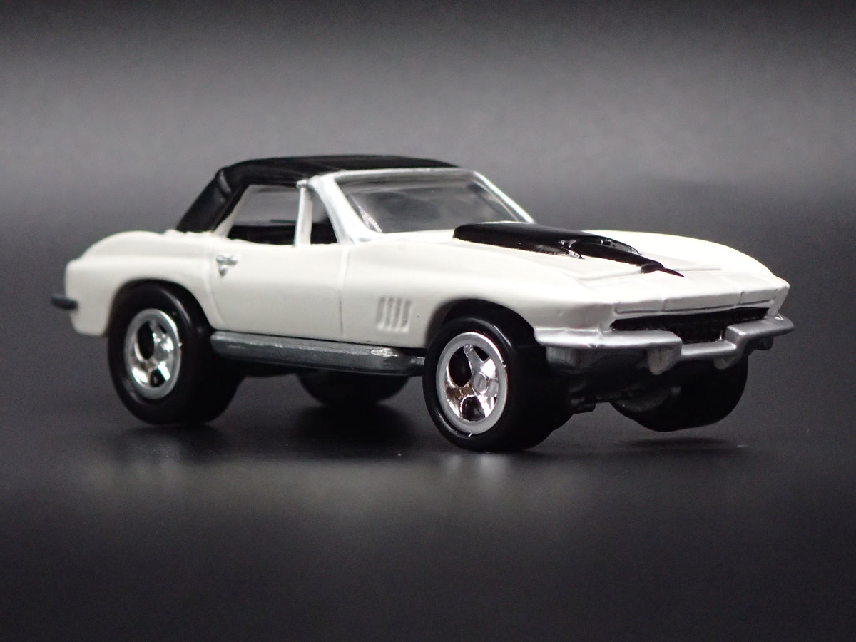 1967 67 CHEVY CHEVROLET CORVETTE ROADSTER 1/64 SCALE DIORAMA DIECAST MODEL CAR