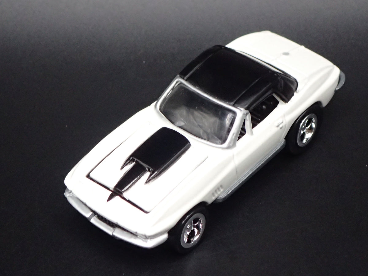 1967 67 CHEVY CHEVROLET CORVETTE ROADSTER 1/64 SCALE DIORAMA DIECAST MODEL CAR