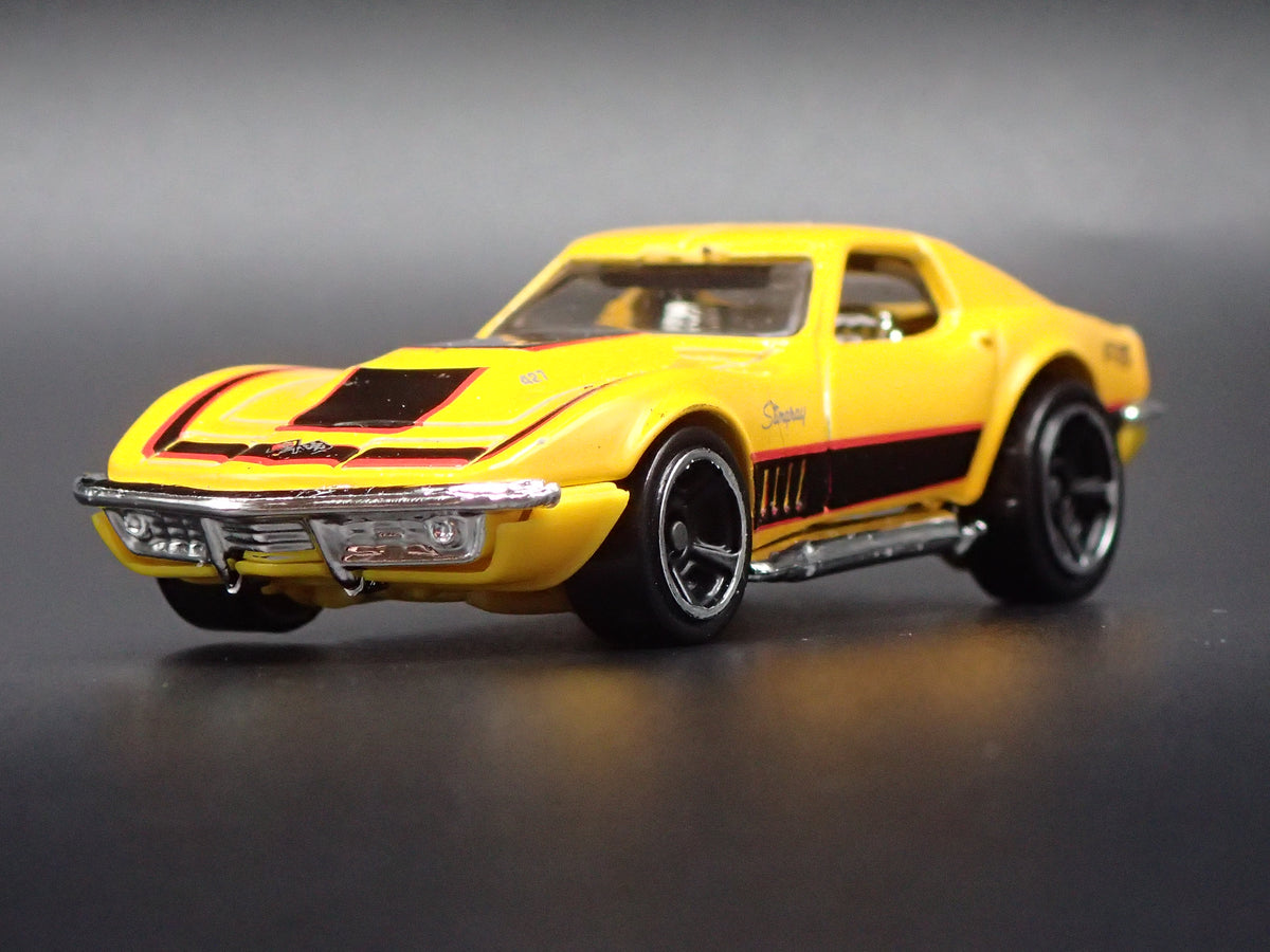 1969 69 CHEVY CHEVROLET CORVETTE YELLOW 1:64 SCALE DIORAMA DIECAST MODEL CAR