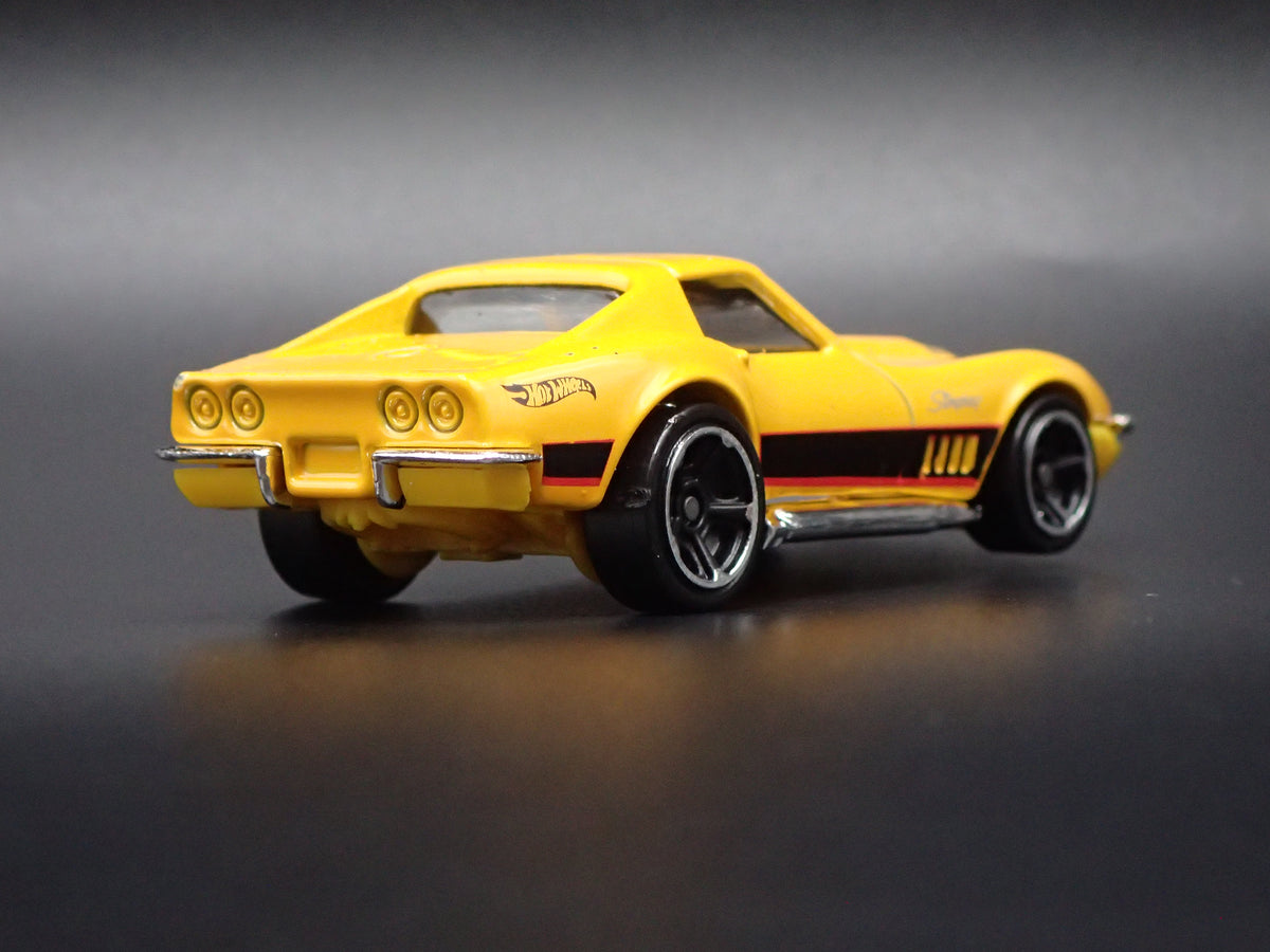 1969 69 CHEVY CHEVROLET CORVETTE YELLOW 1:64 SCALE DIORAMA DIECAST MODEL CAR