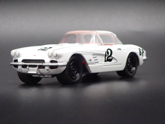 1961 61 CHEVY CHEVROLET CORVETTE RACING WHITE 1:64 SCALE DIORAMA DIECAST MODEL CAR-Burning Rubber Toy Company