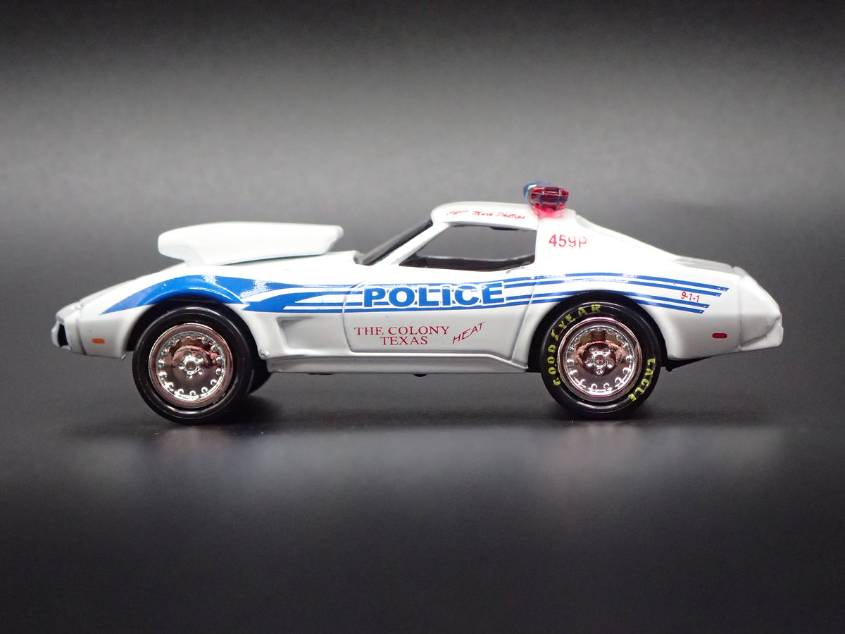 1976 76 CHEVY CHEVROLET CORVETTE POLICE 1:64 SCALE DIORAMA DIECAST MODEL CAR