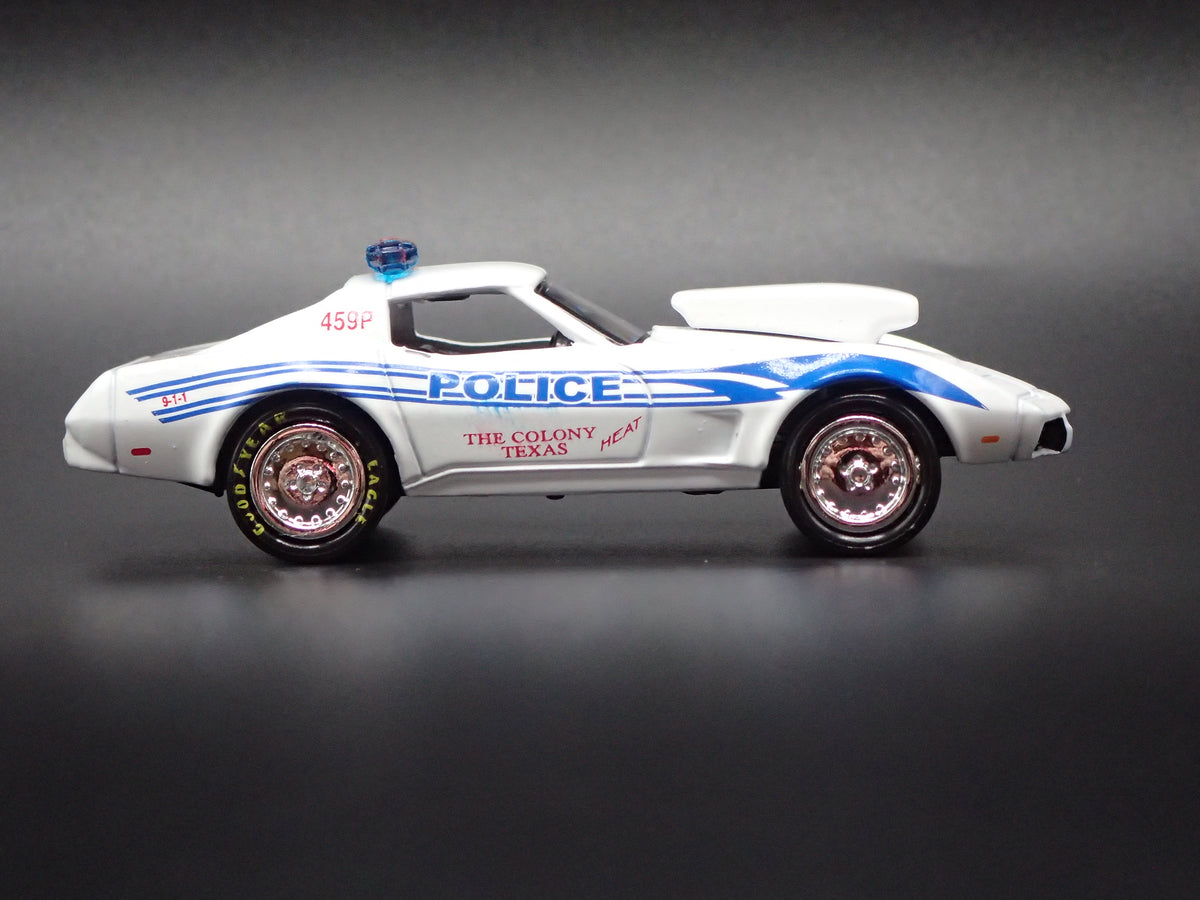 1976 76 CHEVY CHEVROLET CORVETTE POLICE 1:64 SCALE DIORAMA DIECAST MODEL CAR