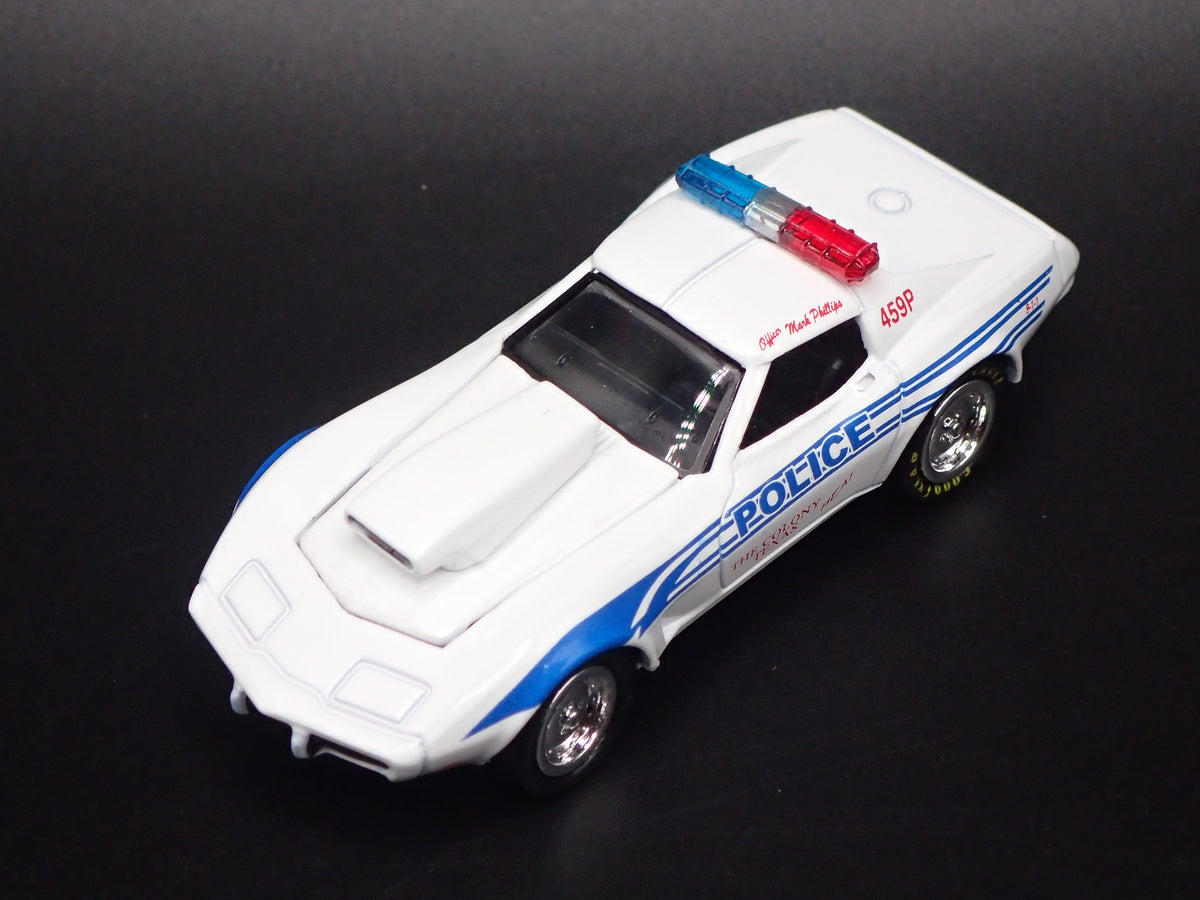 1976 76 CHEVY CHEVROLET CORVETTE POLICE 1:64 SCALE DIORAMA DIECAST MODEL CAR