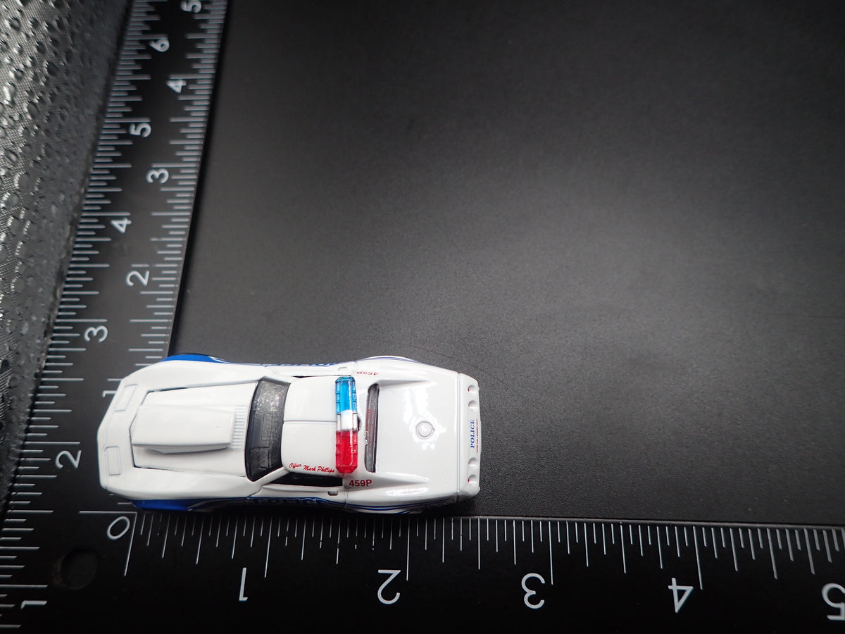1976 76 CHEVY CHEVROLET CORVETTE POLICE 1:64 SCALE DIORAMA DIECAST MODEL CAR