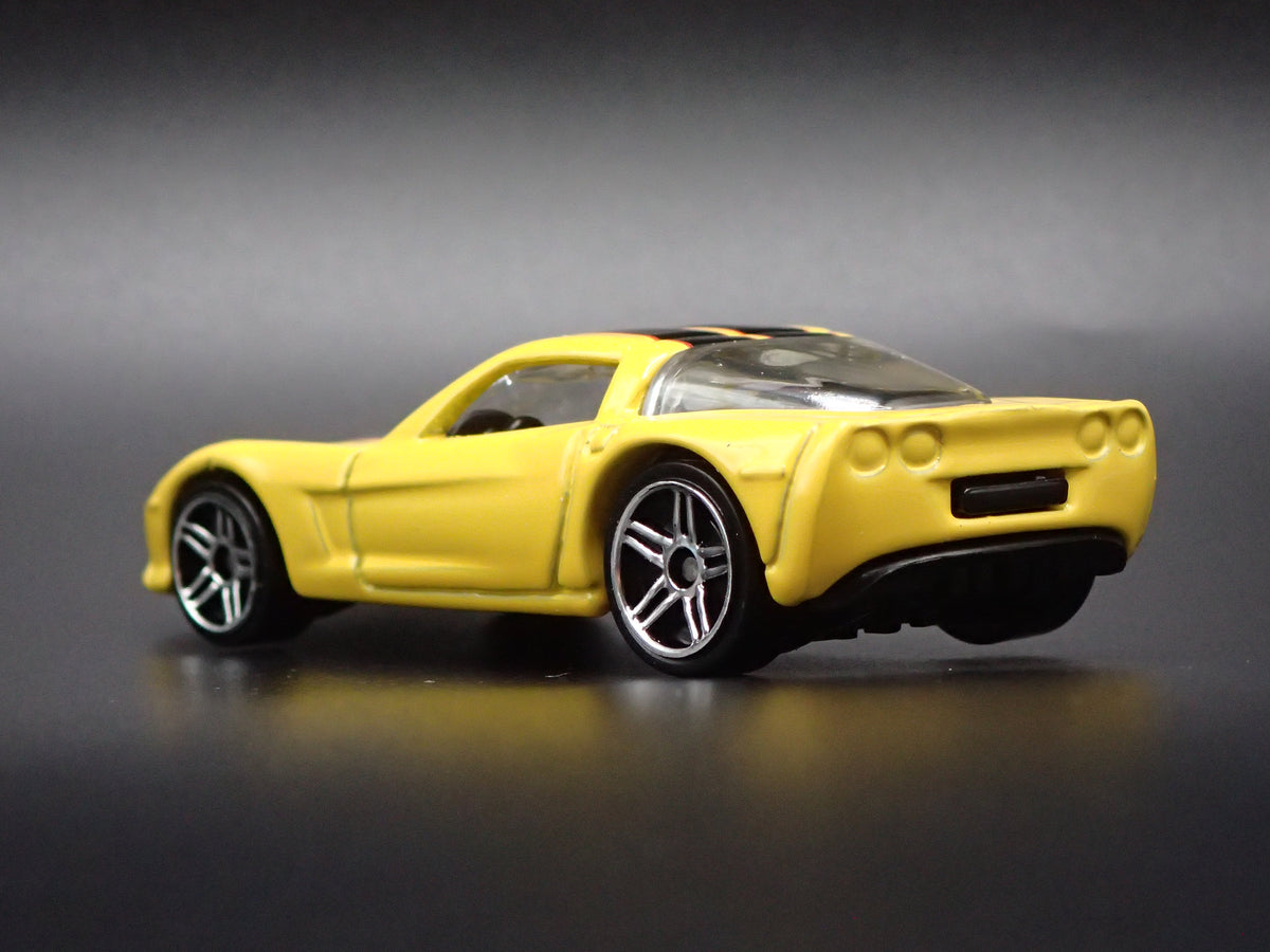2005-2013 CHEVY CHEVROLET CORVETTE C6 YELLOW 1:64 SCALE DIORAMA DIECAST MODEL CAR