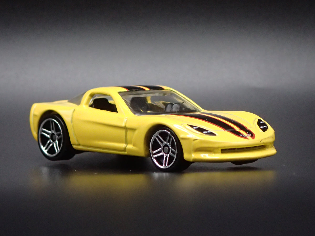 2005-2013 CHEVY CHEVROLET CORVETTE C6 YELLOW 1:64 SCALE DIORAMA DIECAST MODEL CAR