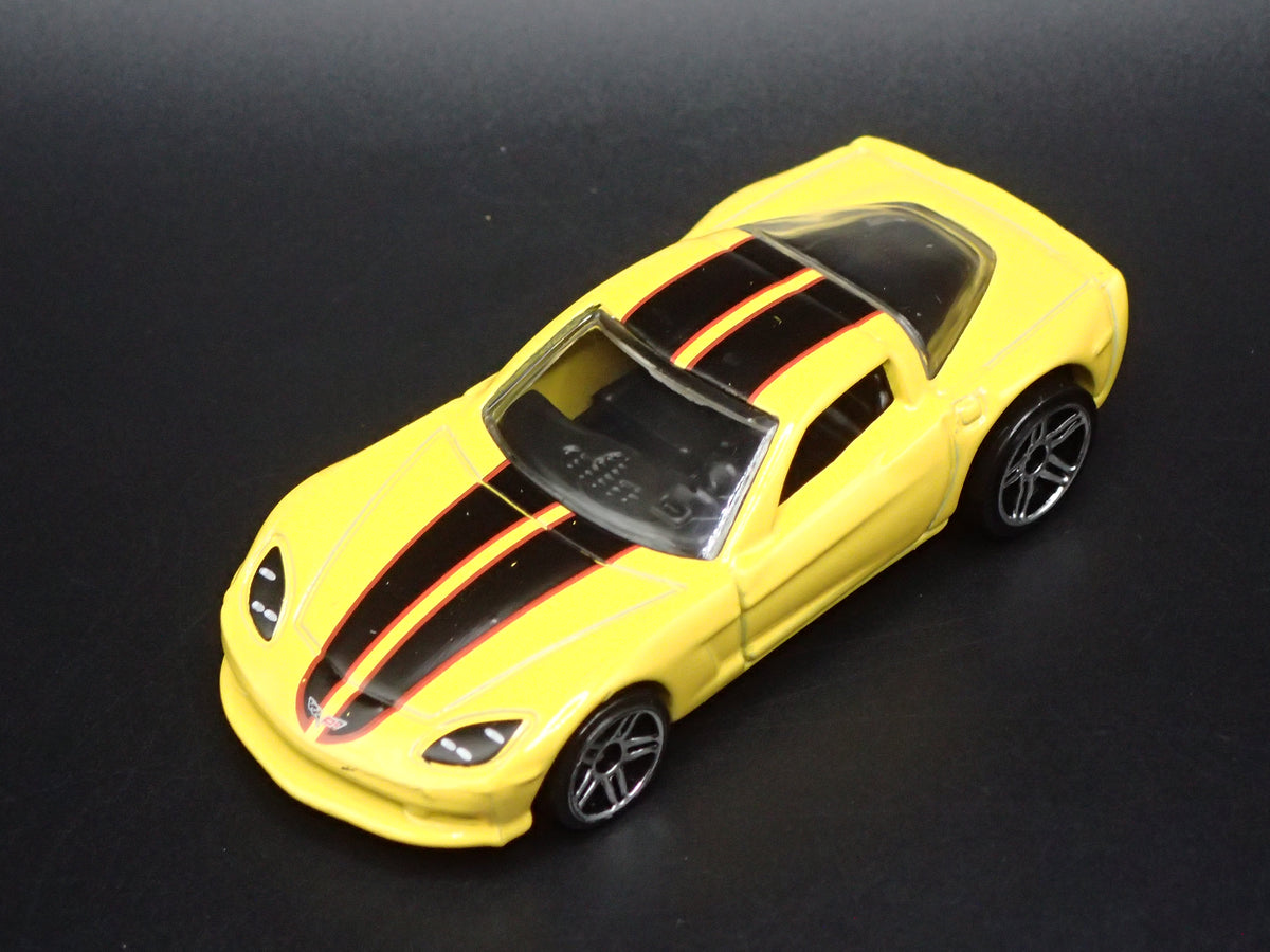 2005-2013 CHEVY CHEVROLET CORVETTE C6 YELLOW 1:64 SCALE DIORAMA DIECAST MODEL CAR