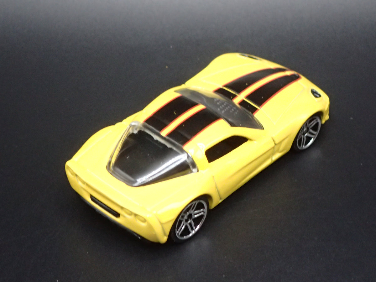 2005-2013 CHEVY CHEVROLET CORVETTE C6 YELLOW 1:64 SCALE DIORAMA DIECAST MODEL CAR