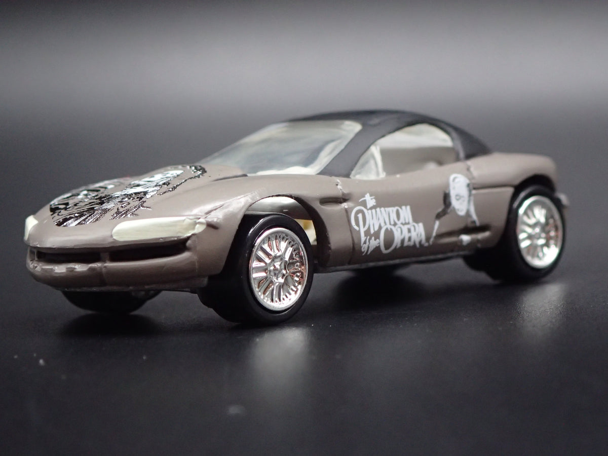 CORVETTE STINGRAY CONCEPT PHANTOM OF THE OPERA 1:64 SCALE DIECAST MODEL CAR