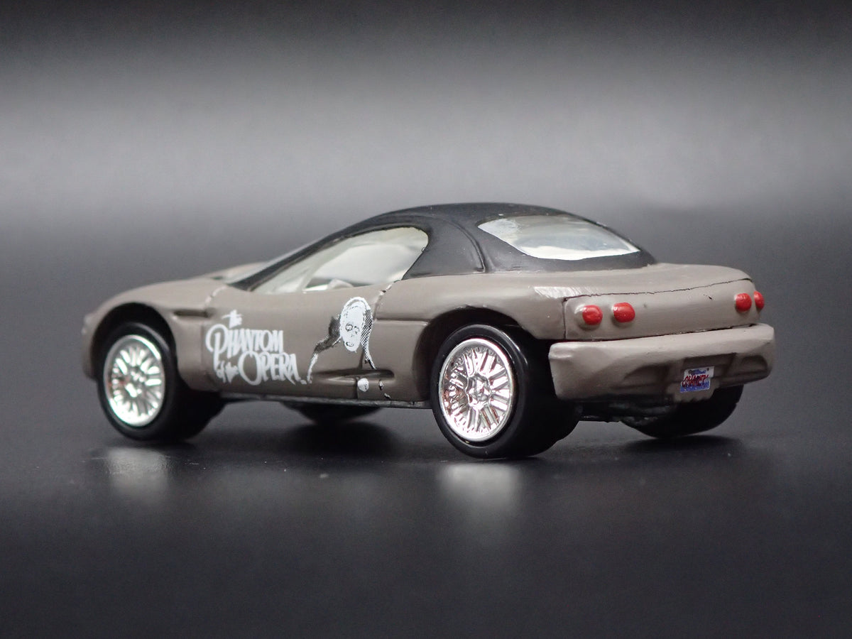 CORVETTE STINGRAY CONCEPT PHANTOM OF THE OPERA 1:64 SCALE DIECAST MODEL CAR