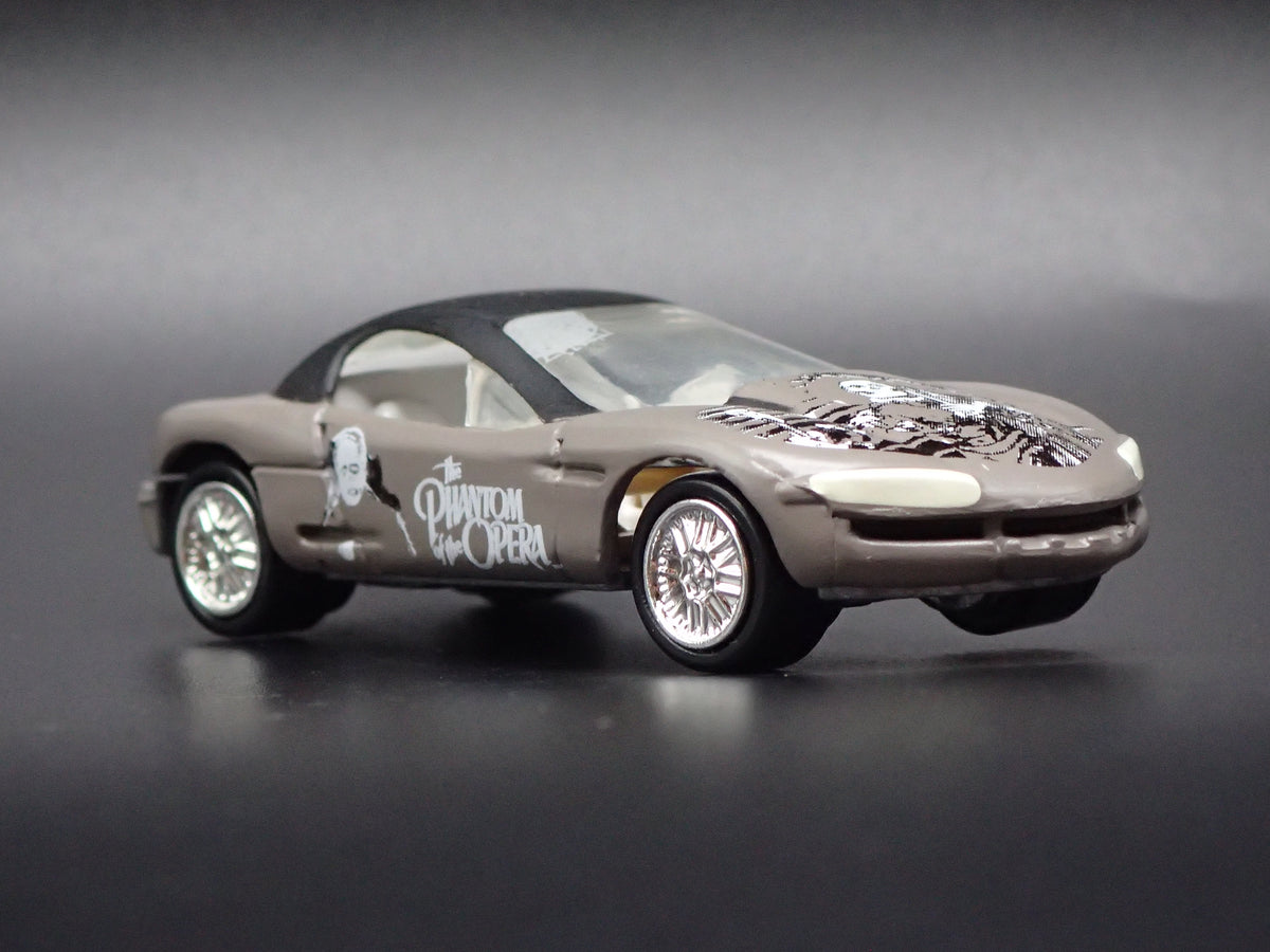 CORVETTE STINGRAY CONCEPT PHANTOM OF THE OPERA 1:64 SCALE DIECAST MODEL CAR