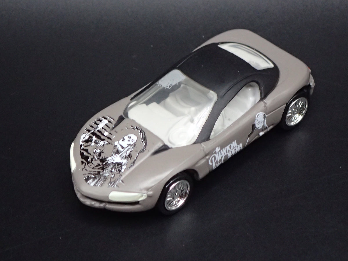 CORVETTE STINGRAY CONCEPT PHANTOM OF THE OPERA 1:64 SCALE DIECAST MODEL CAR