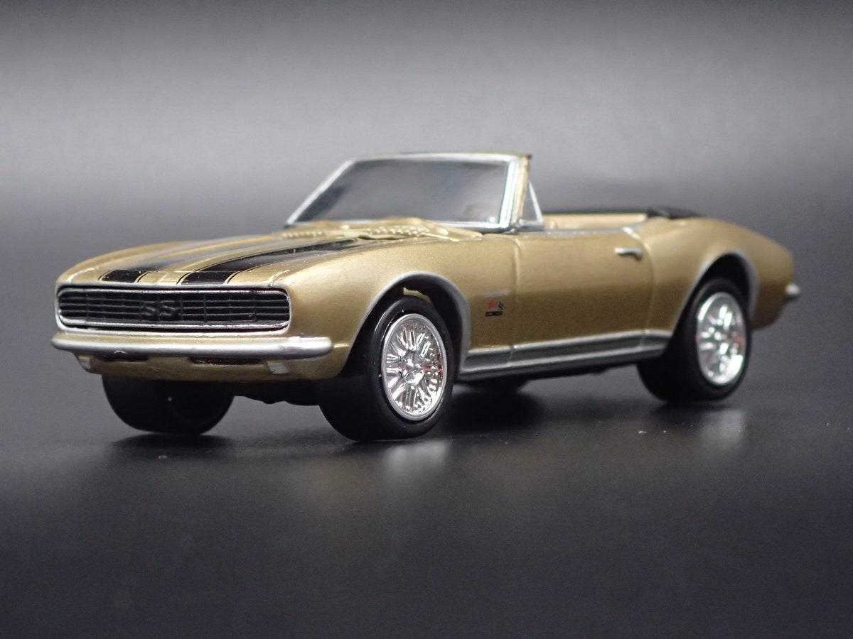 1967 67 CHEVY CHEVROLET CAMARO CONVERTIBLE GOLD 1/64 SCALE DIECAST MODEL CAR