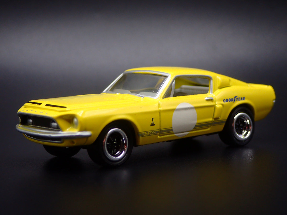 1968 68 FORD MUSTANG SHELBY GT500 YELLOW 1/64 SCALE DIORAMA DIECAST MODEL CAR