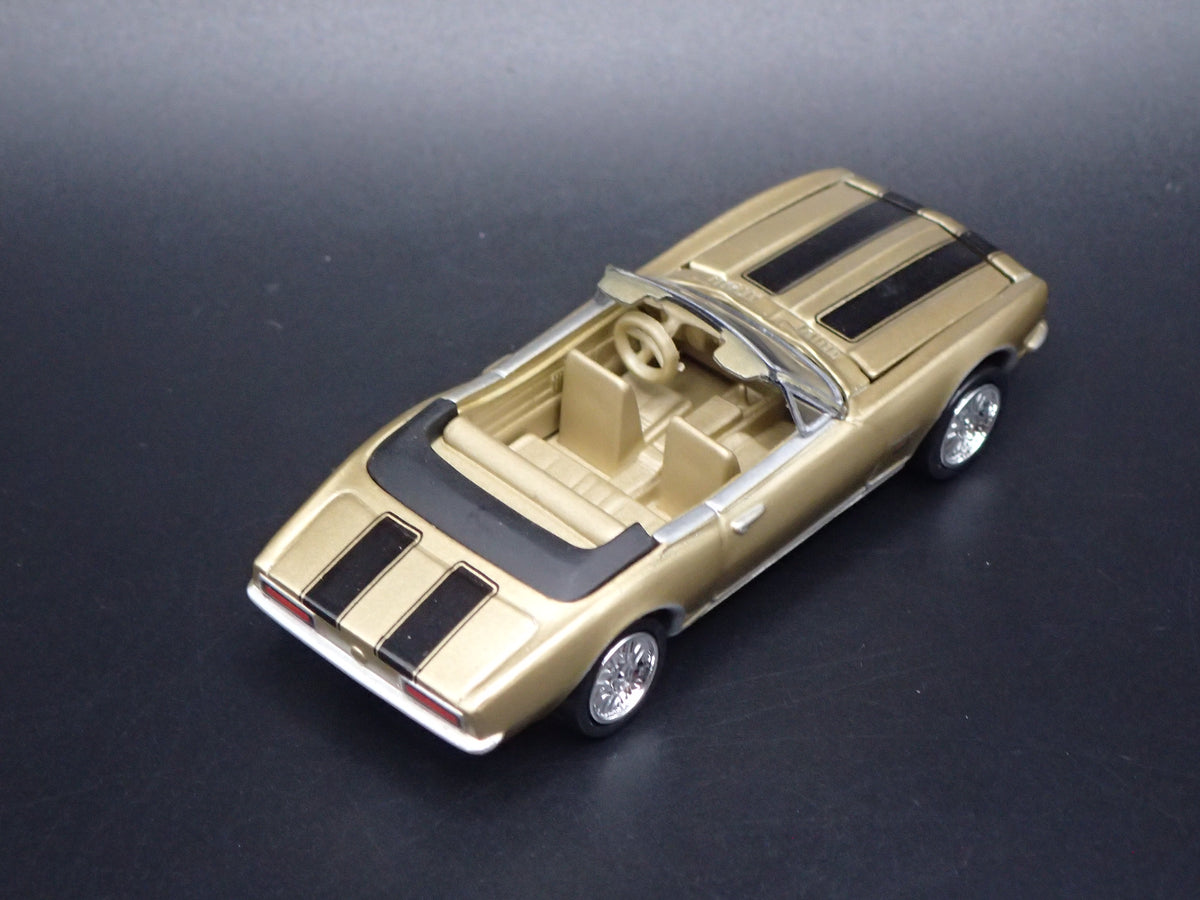 1967 67 CHEVY CHEVROLET CAMARO CONVERTIBLE GOLD 1/64 SCALE DIECAST MODEL CAR