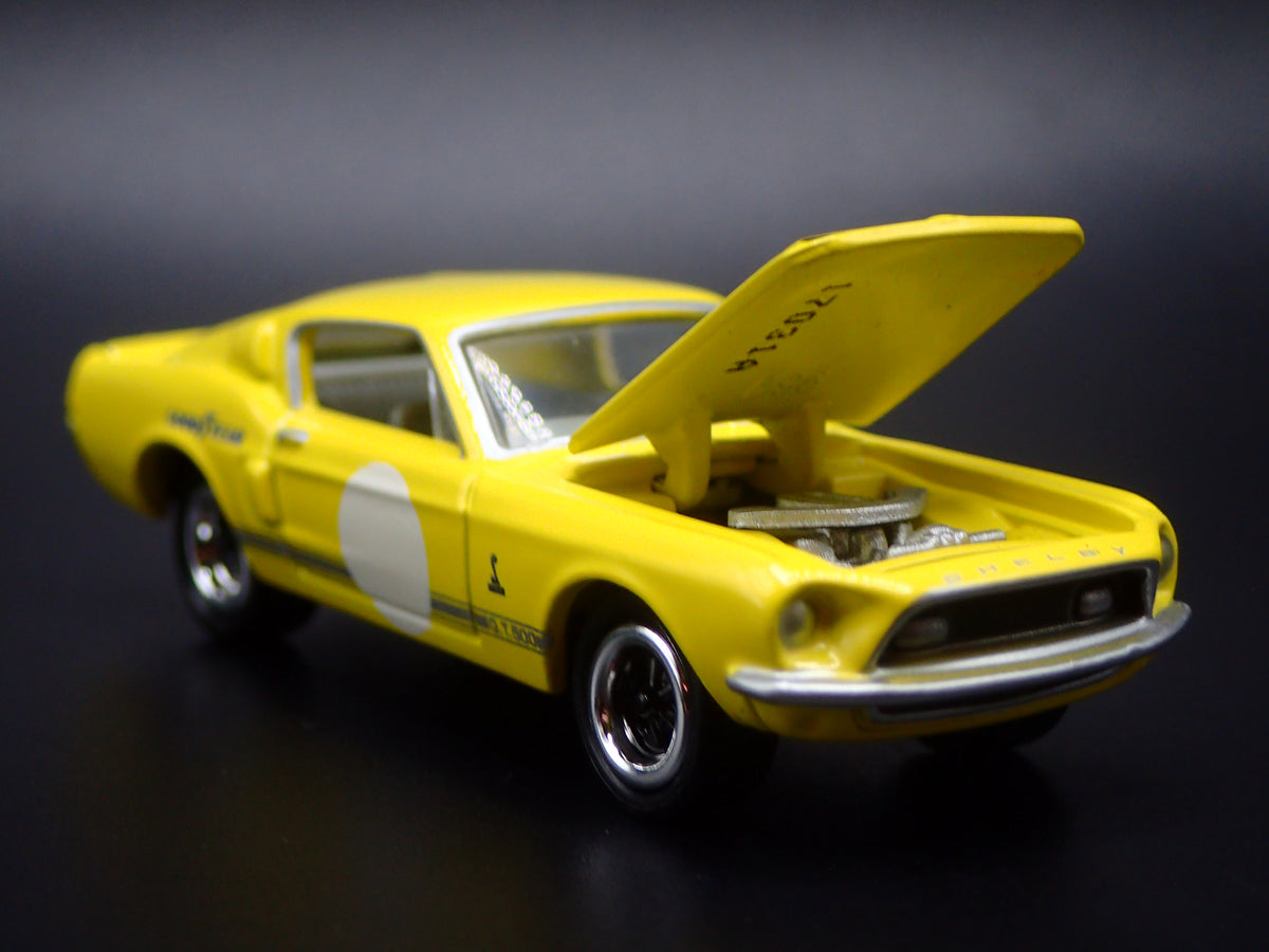 1968 68 FORD MUSTANG SHELBY GT500 YELLOW 1/64 SCALE DIORAMA DIECAST MODEL CAR