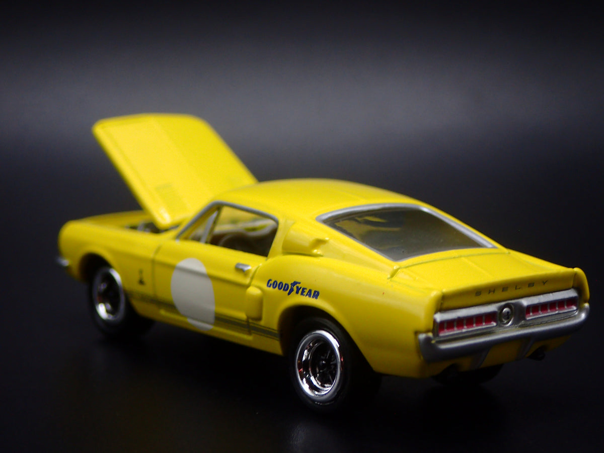 1968 68 FORD MUSTANG SHELBY GT500 YELLOW 1/64 SCALE DIORAMA DIECAST MODEL CAR