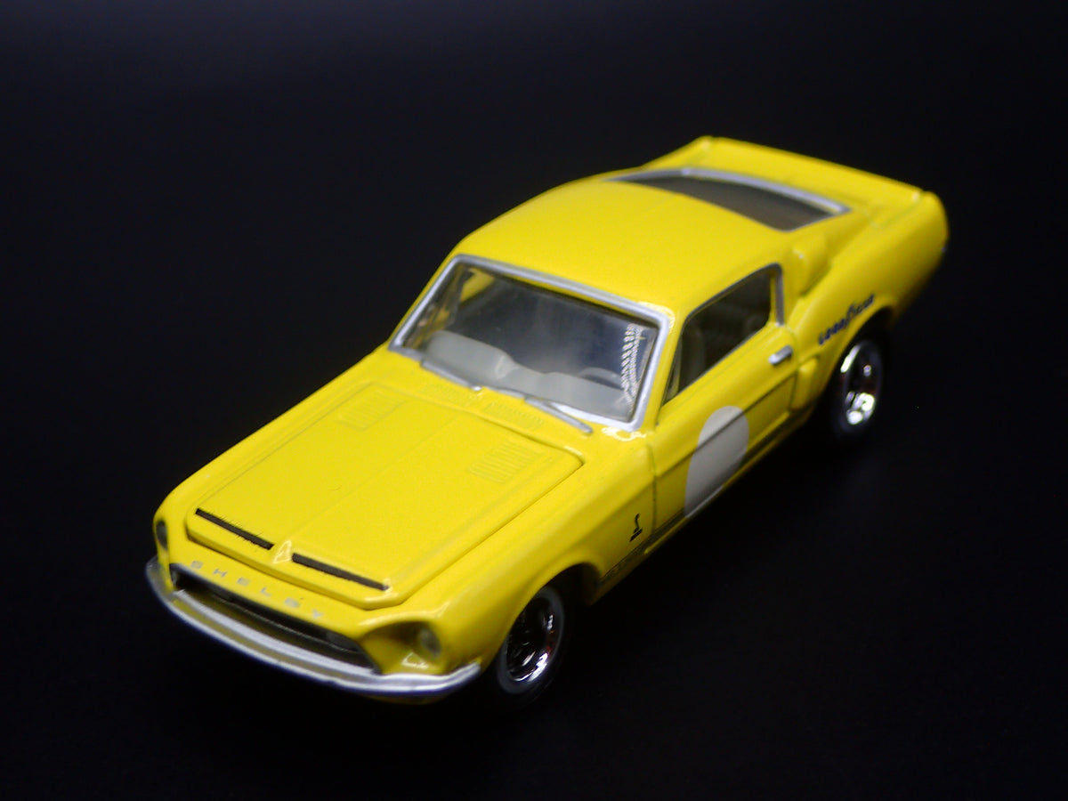1968 68 FORD MUSTANG SHELBY GT500 YELLOW 1/64 SCALE DIORAMA DIECAST MODEL CAR