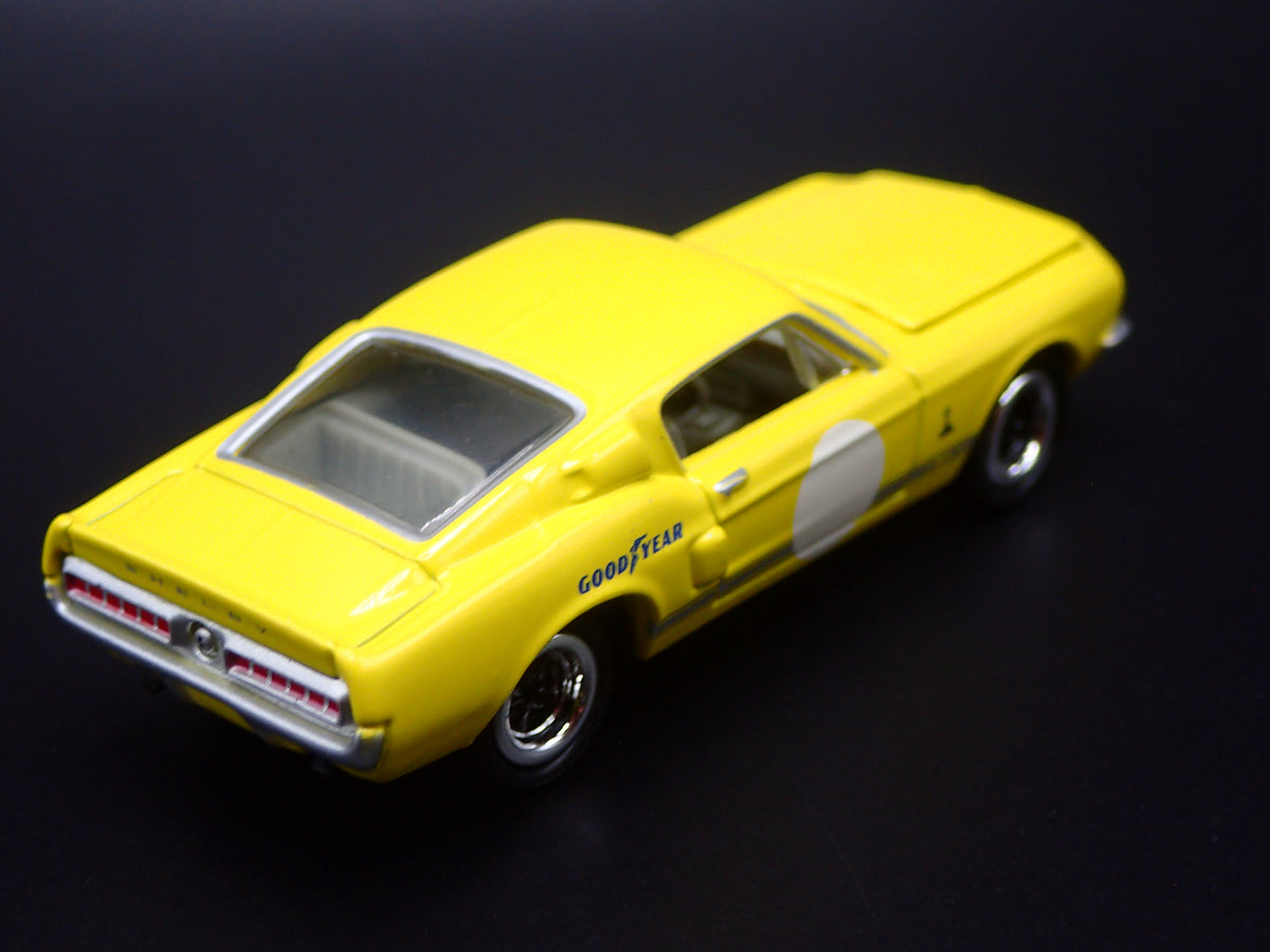 1968 68 FORD MUSTANG SHELBY GT500 YELLOW 1/64 SCALE DIORAMA DIECAST MODEL CAR