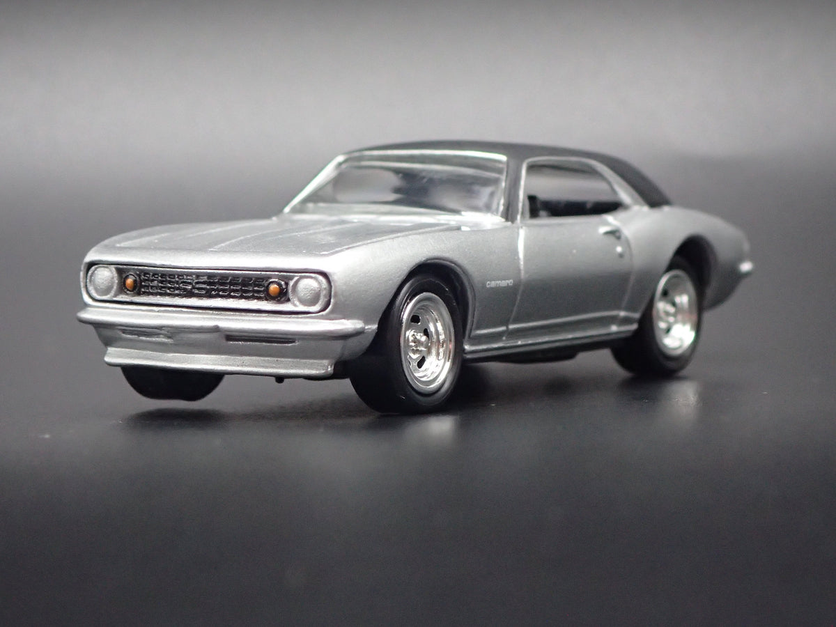 1967 67 CHEVY CHEVROLET CAMARO SILVER 1:64 SCALE DIORAMA DIECAST MODEL CAR