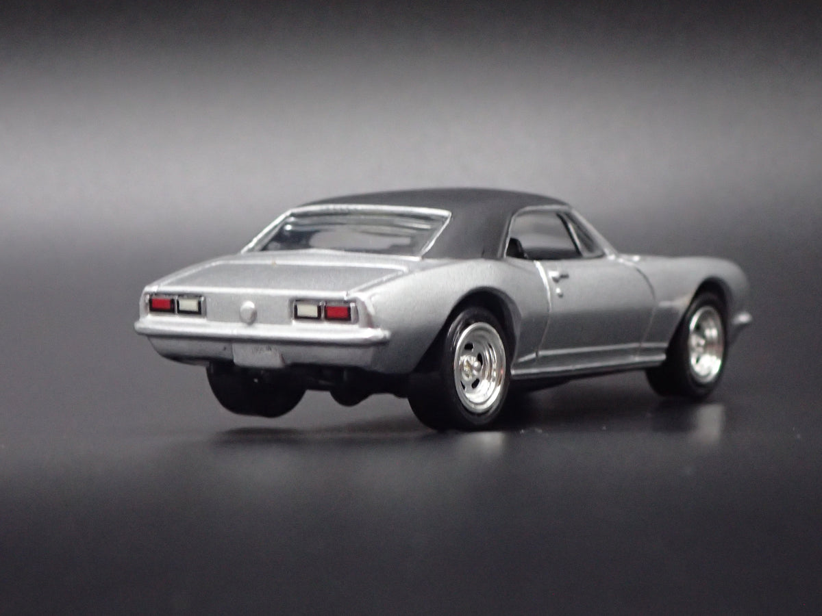 1967 67 CHEVY CHEVROLET CAMARO SILVER 1:64 SCALE DIORAMA DIECAST MODEL CAR