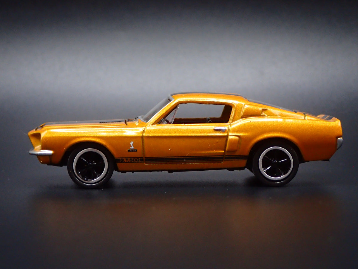 1968 68 FORD MUSTANG SHELBY GT500 GOLD 1/64 COLLECTIBLE DIECAST MODEL CAR