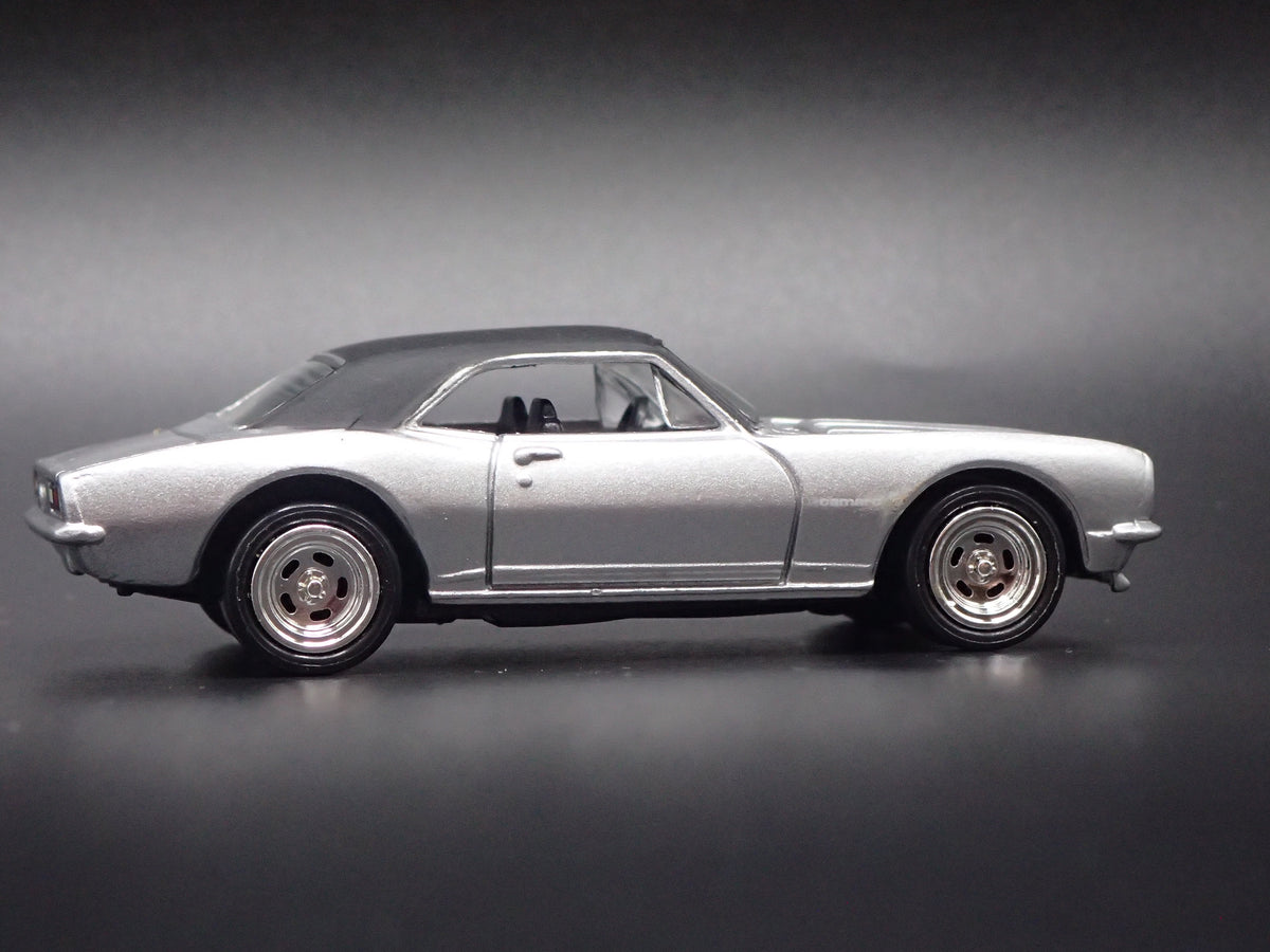 1967 67 CHEVY CHEVROLET CAMARO SILVER 1:64 SCALE DIORAMA DIECAST MODEL CAR