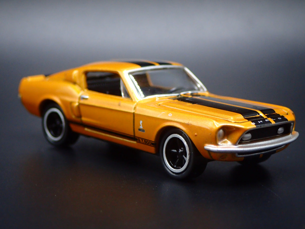1968 68 FORD MUSTANG SHELBY GT500 GOLD 1/64 COLLECTIBLE DIECAST MODEL CAR