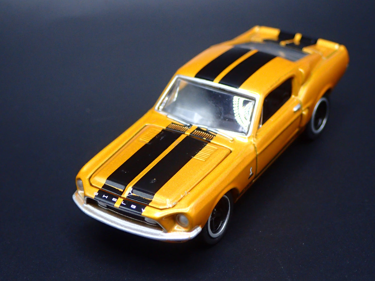 1968 68 FORD MUSTANG SHELBY GT500 GOLD 1/64 COLLECTIBLE DIECAST MODEL CAR