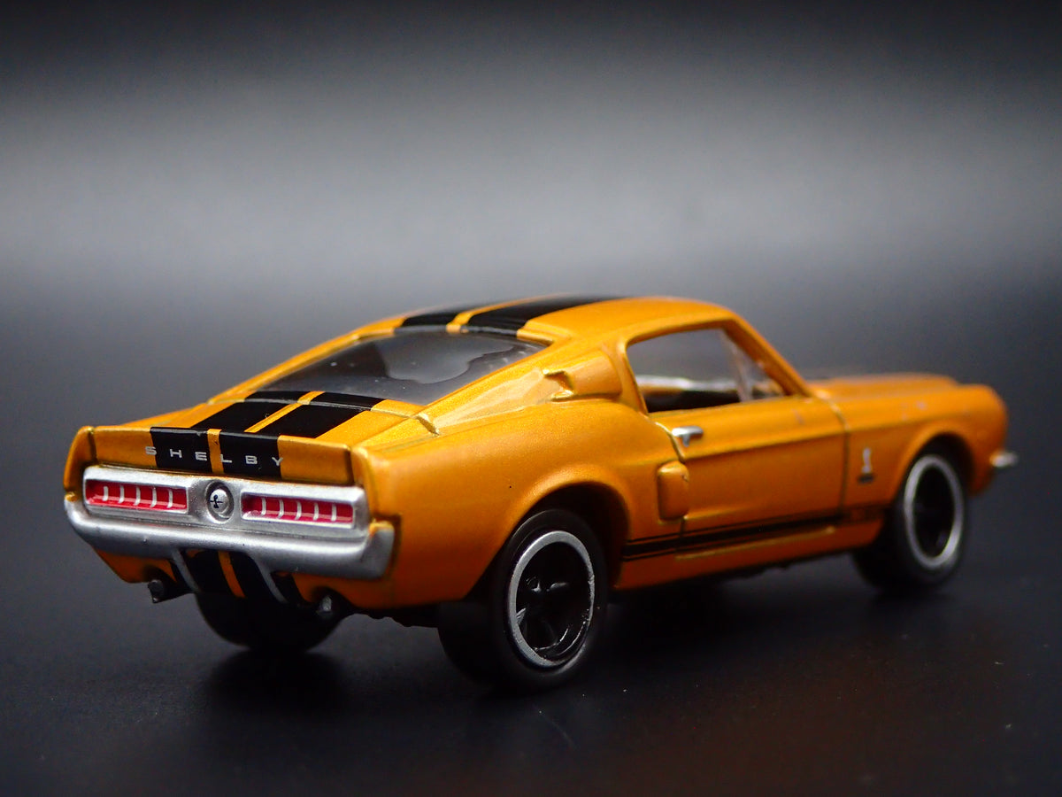 1968 68 FORD MUSTANG SHELBY GT500 GOLD 1/64 COLLECTIBLE DIECAST MODEL CAR