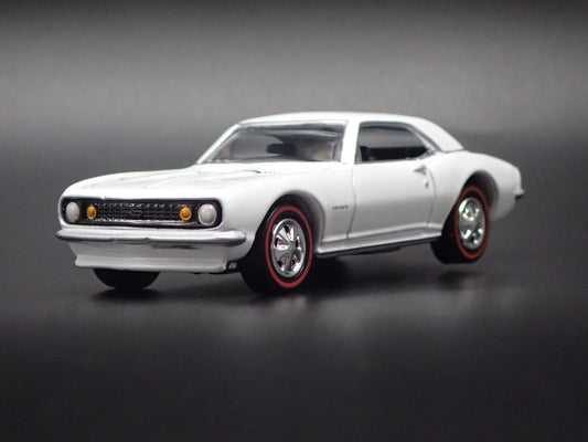1967 67 CHEVY CHEVROLET CAMARO WHITE 1:64 SCALE DIORAMA DIECAST MODEL CAR-Burning Rubber Toy Company